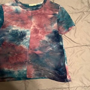 basic colored tee